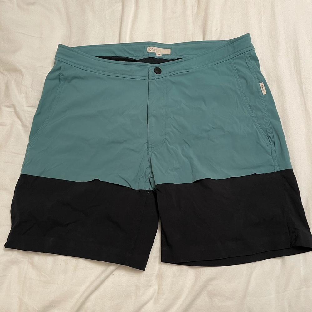 Men’s Onia Calder 7.5” swimsuit- size 33
